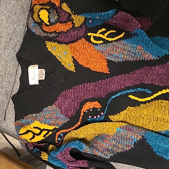 Colorful Vintage Abstract Sweater - Picture 8 of 8